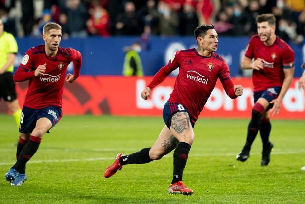 黑白直播免费体育直播-格拉纳达在主场夺冠，斩获关键胜利