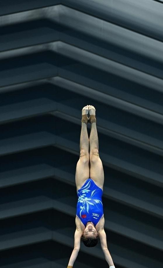 黑白直播-关于跳水女选手实力出击，成功跻身前三的信息