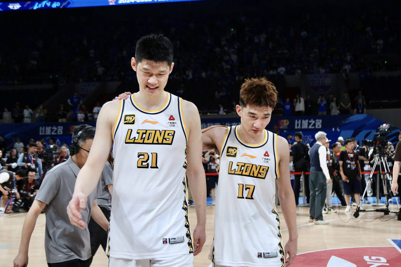 黑白直播nba-篮球职业联赛谁将夺得冠军？的简单介绍