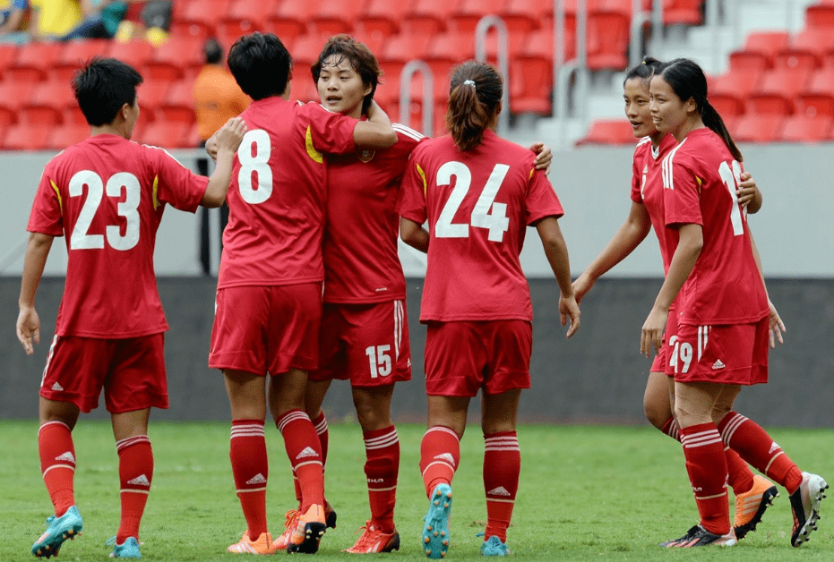 包含英格兰女足激战日本队，将晋级小组赛的词条