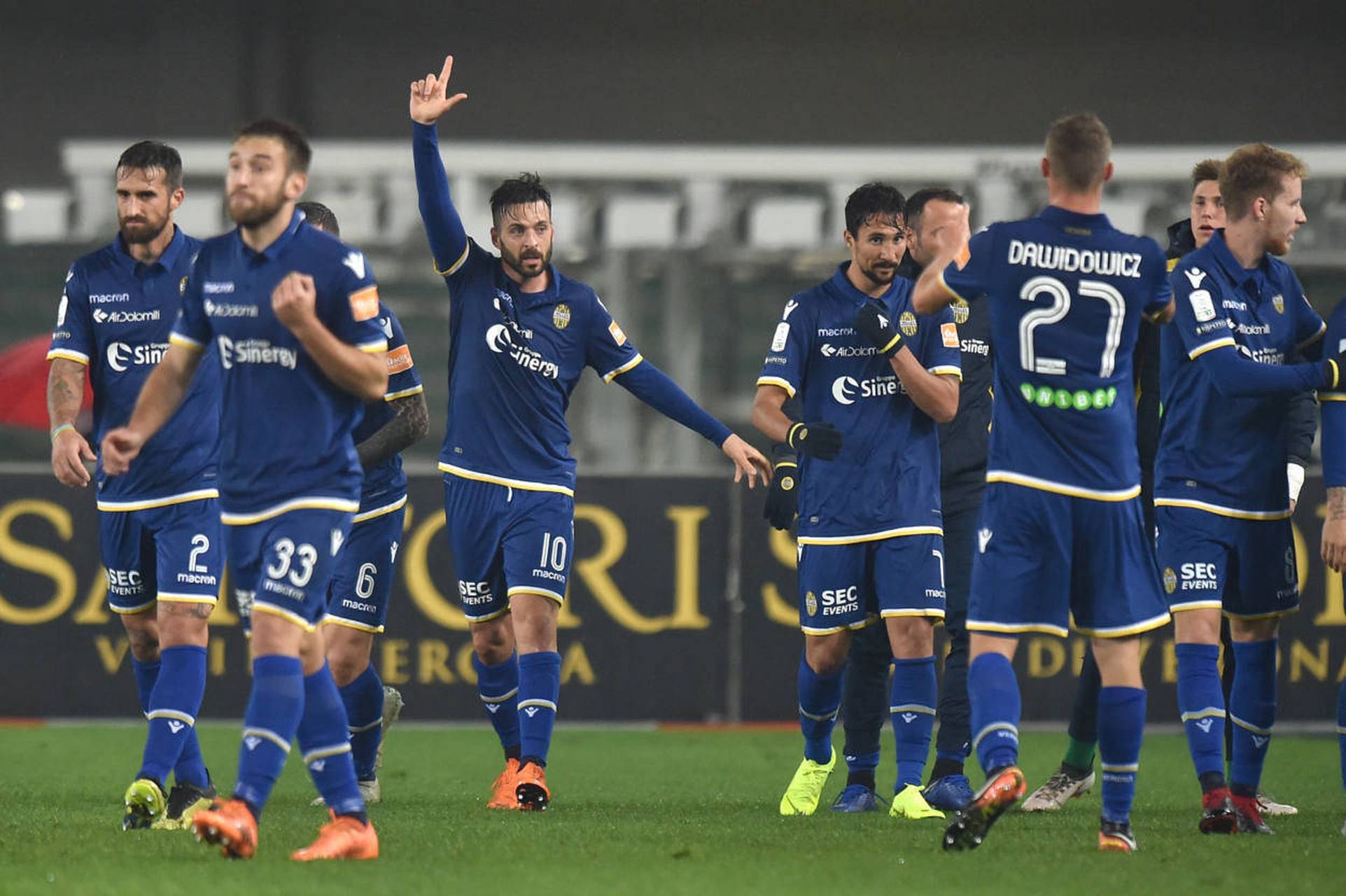 黑白直播在线观看-萨索洛队迎战对手，争夺胜利机会的简单介绍