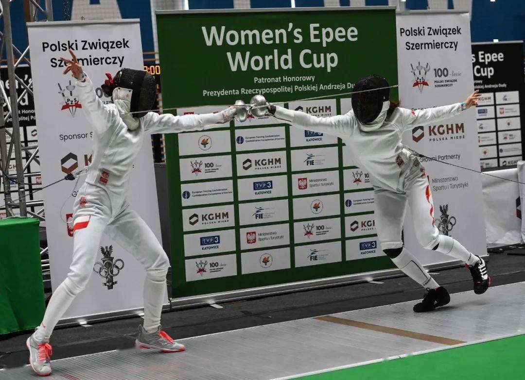 包含爱沙尼亚青年击剑选手刷新纪录，称霸赛场的词条