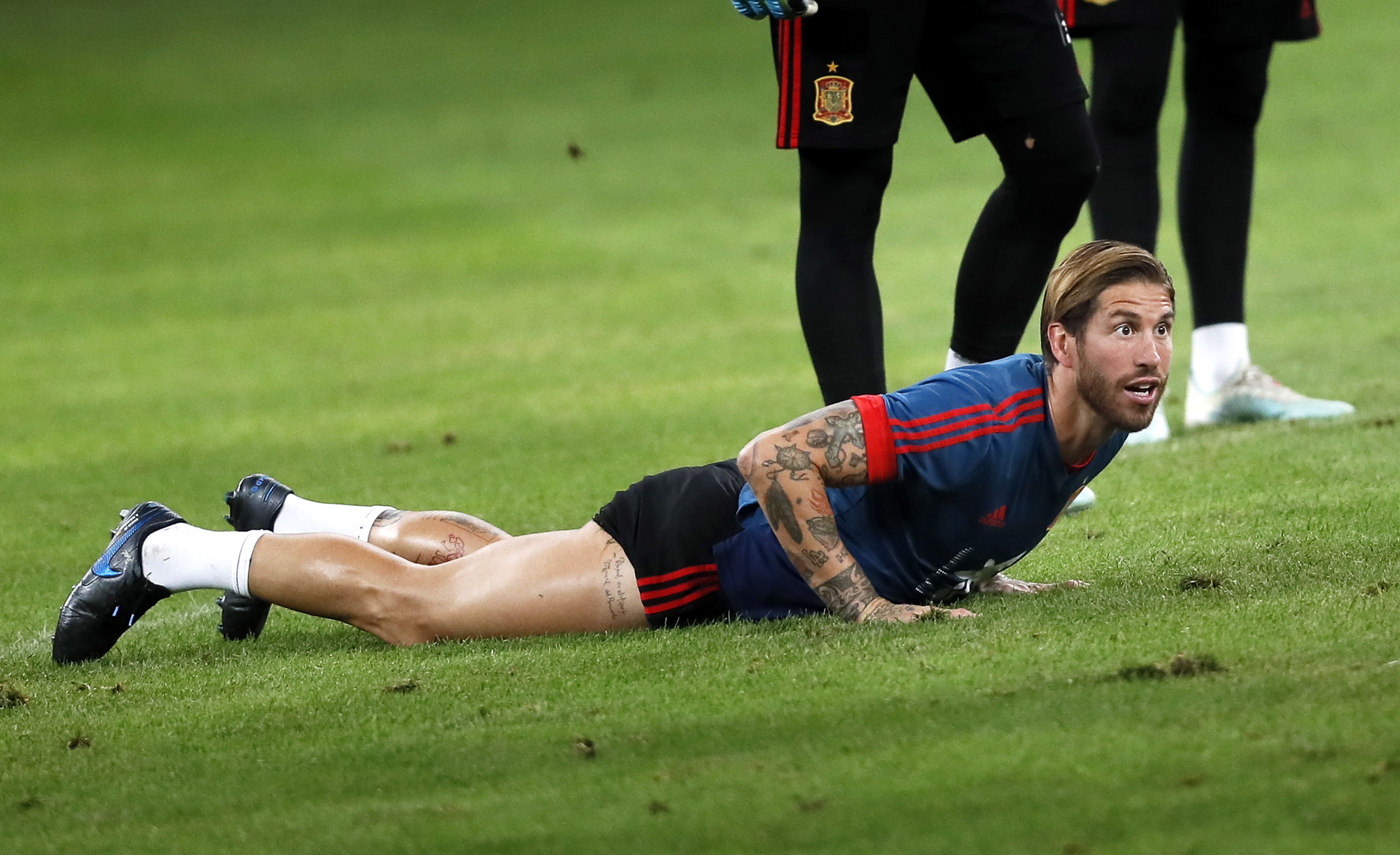 黑白直播nba-包含西班牙队教练谈备战策略，力争佳绩的词条