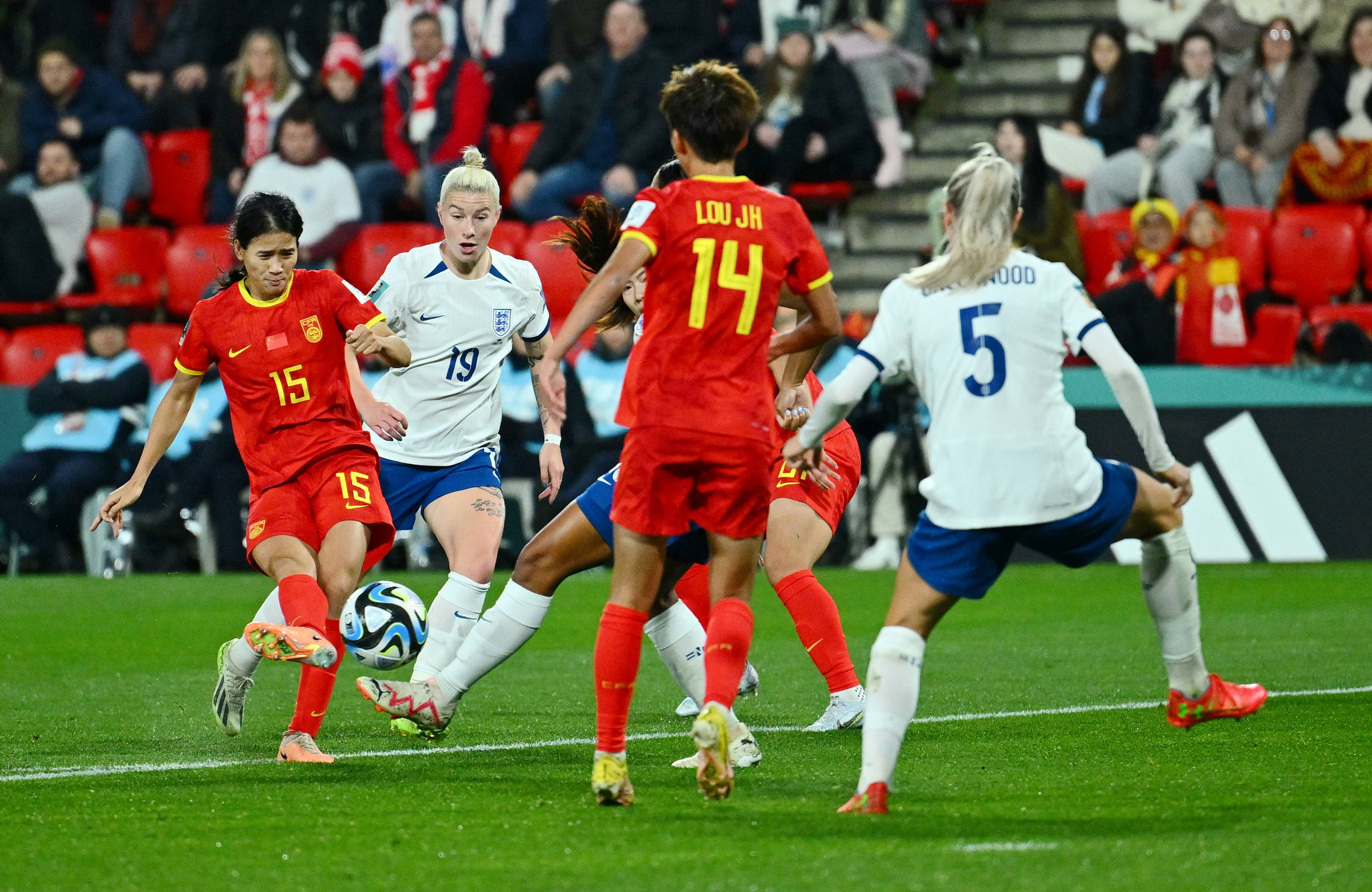 法国队成功挺进女足八强赛