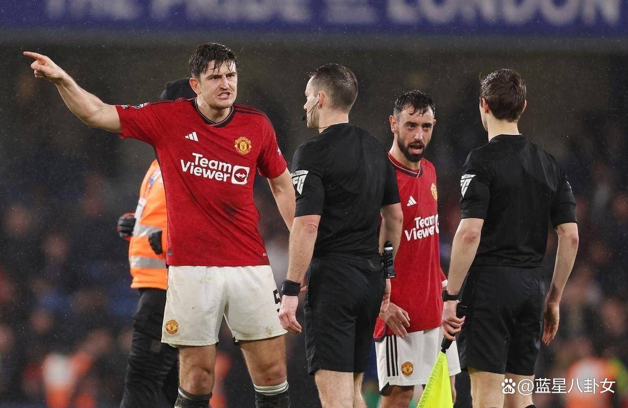 黑白直播-曼联客场遭遇惨败，主教练调整阵容