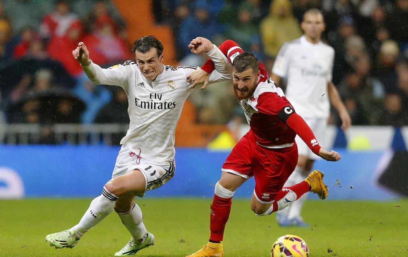 包含格拉纳达客场平局，难得一分的词条