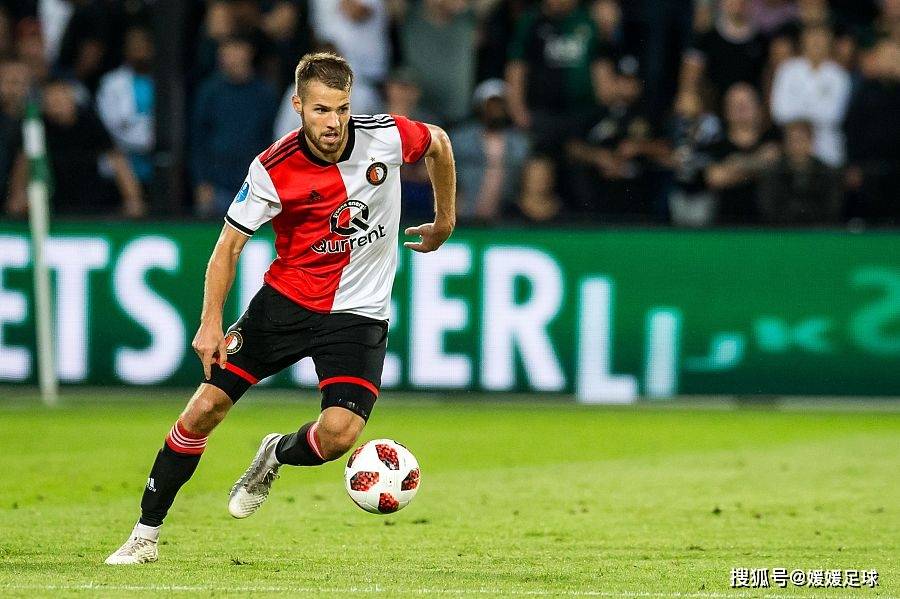 黑白直播在线观看-阿贾克斯横扫里昂，晋级半决赛