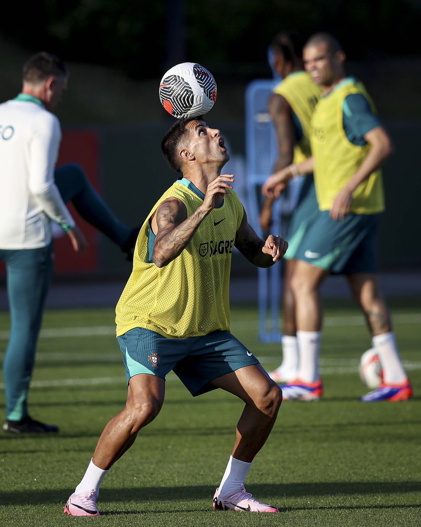 葡萄牙队以不屈不挠的精神战胜对手的简单介绍