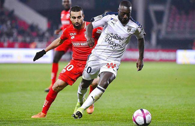 黑白直播网-博格勒进球，马赛主场大胜尼斯的简单介绍