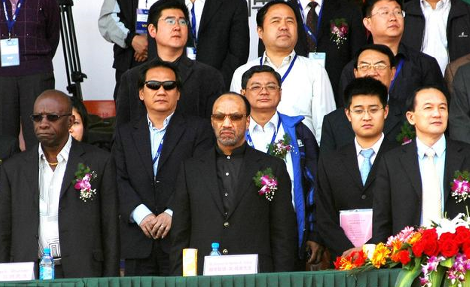 西亚强队对阵东亚劲旅，谁能脱颖而出？