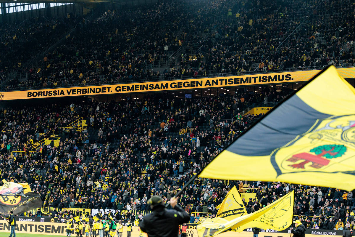 多特蒙德攻击线完美配合，大放异彩