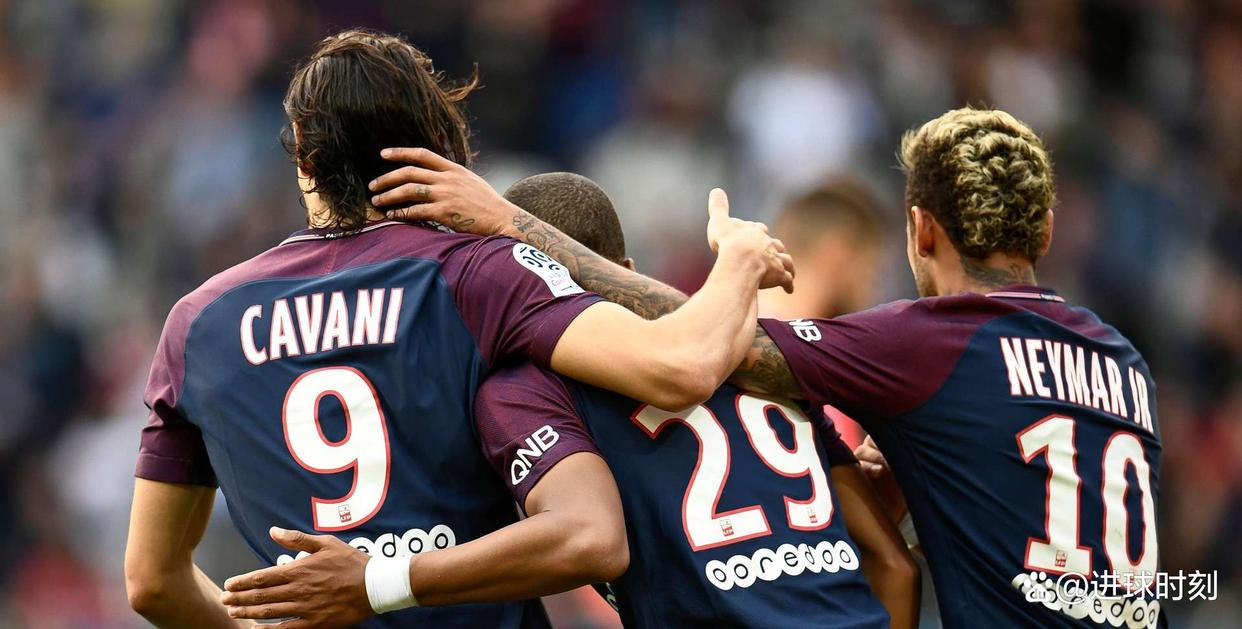 黑白直播体育-克罗地亚轻取曼城，马尔基尼奥斯统治全场的简单介绍