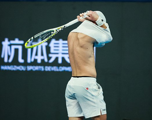 黑白直播网-关于日本网球队爆冷西班牙网球队，瓦林卡一己之力扛起全队的信息