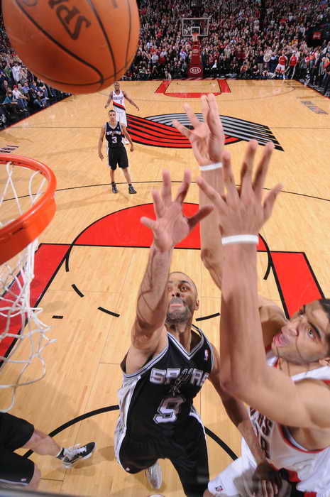 马刺绝杀美国男篮，巴图姆送出助攻