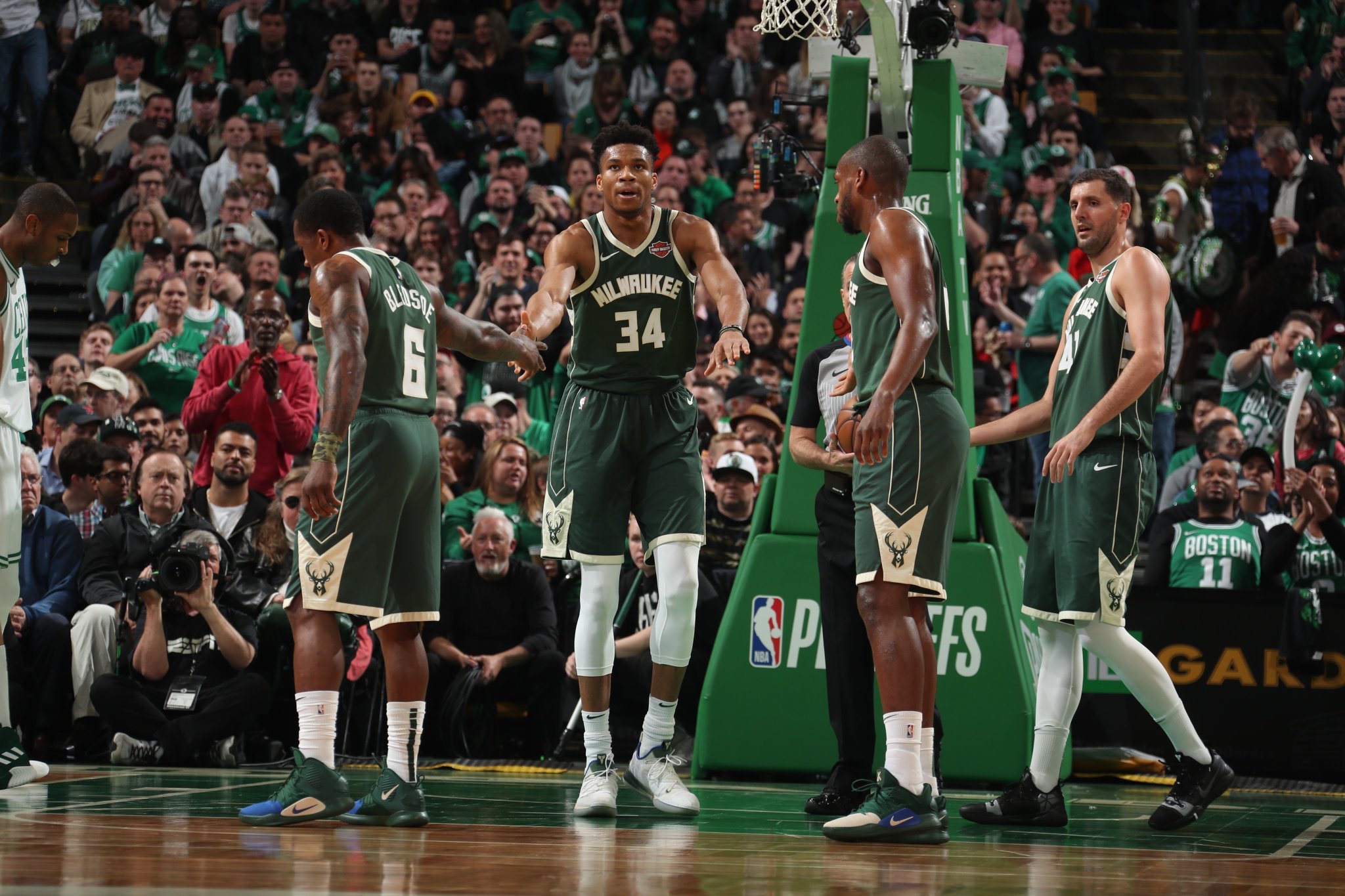 雄鹿B队险胜猛龙，乔治·希尔一己之力扛起全队的简单介绍