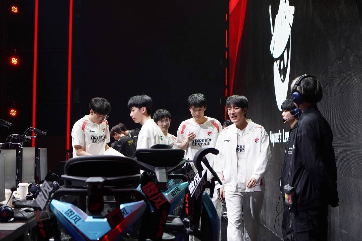 包含球星爆发！LPL赛场再现神级操作的词条