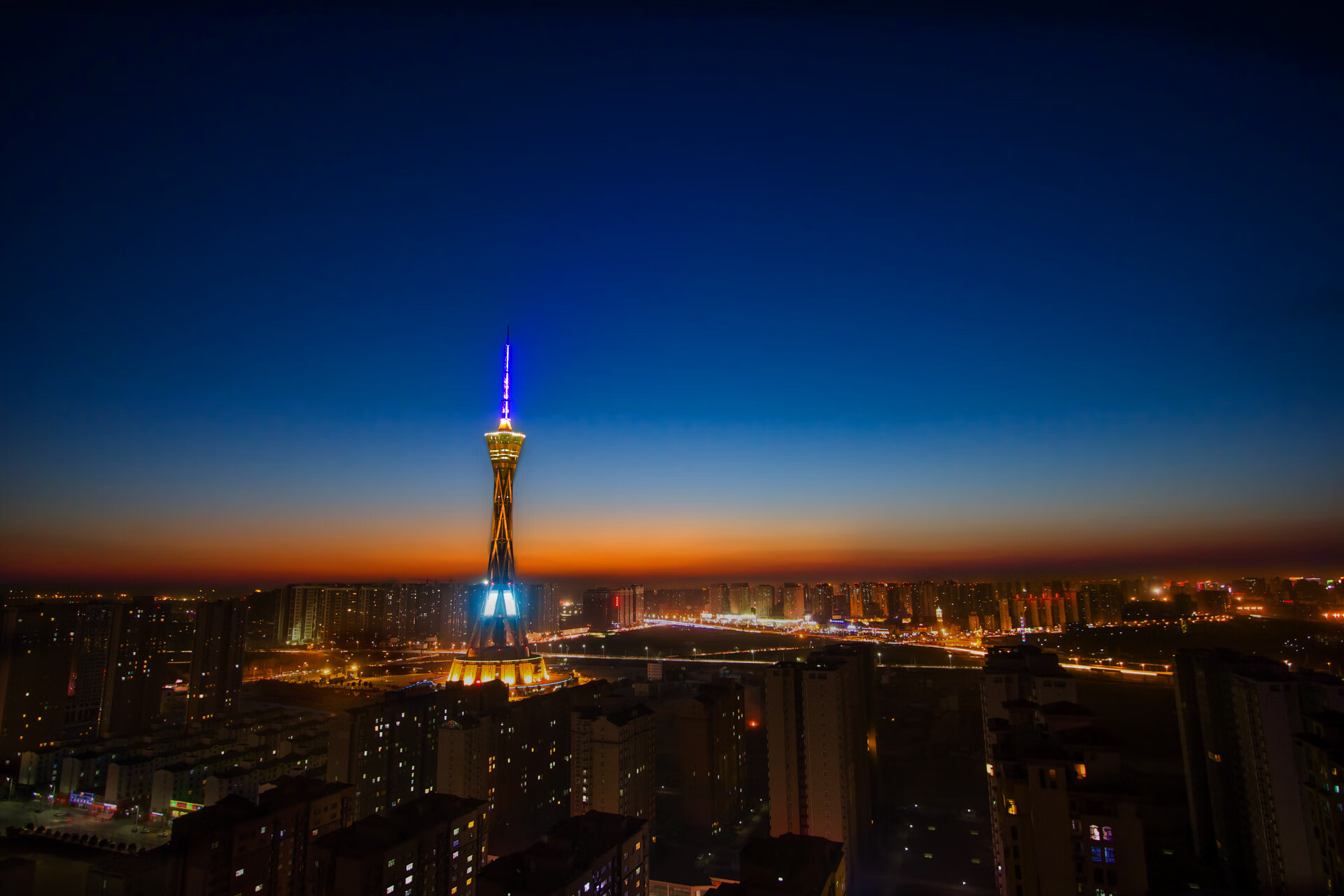 黑白直播nba-西亚卡姆爆发助阵，山西队惊天逆袭冲垮尼克斯