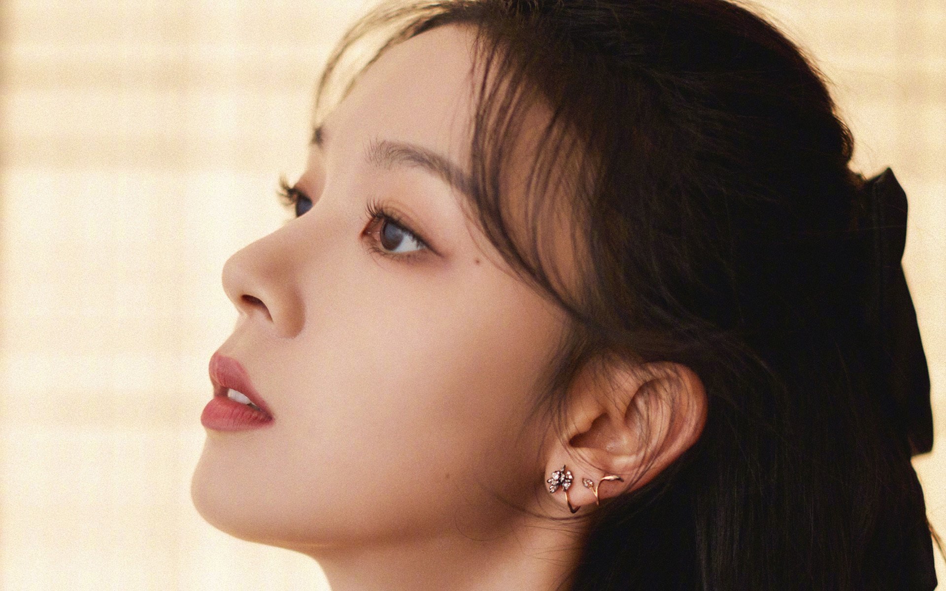 黑白直播在线观看-双线辉煌，奥地利足球压制尼日利亚，阿坎吉F1揭幕战主宰赛道