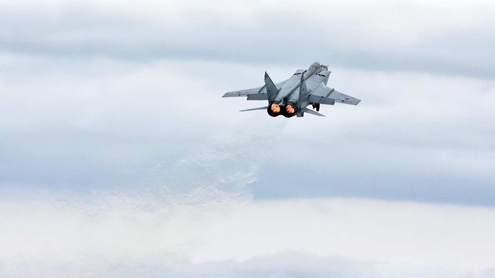 黑白直播在线观看-那一天，利物浦是黑暗中的射手