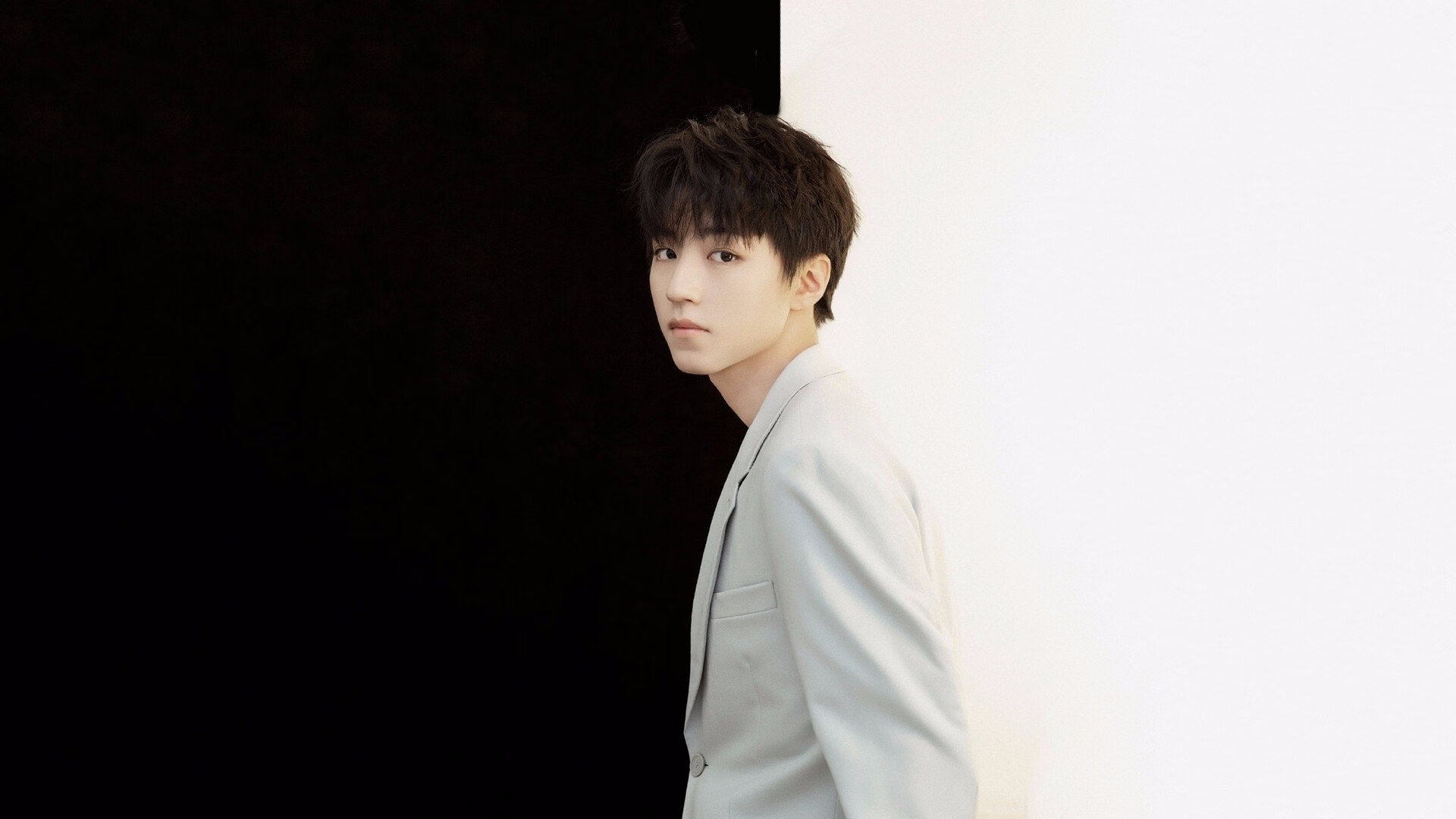 黑白直播免费体育直播-红白军魂跨过撒哈拉雄狮，厄德高演绎现代足球的关键先生哲学