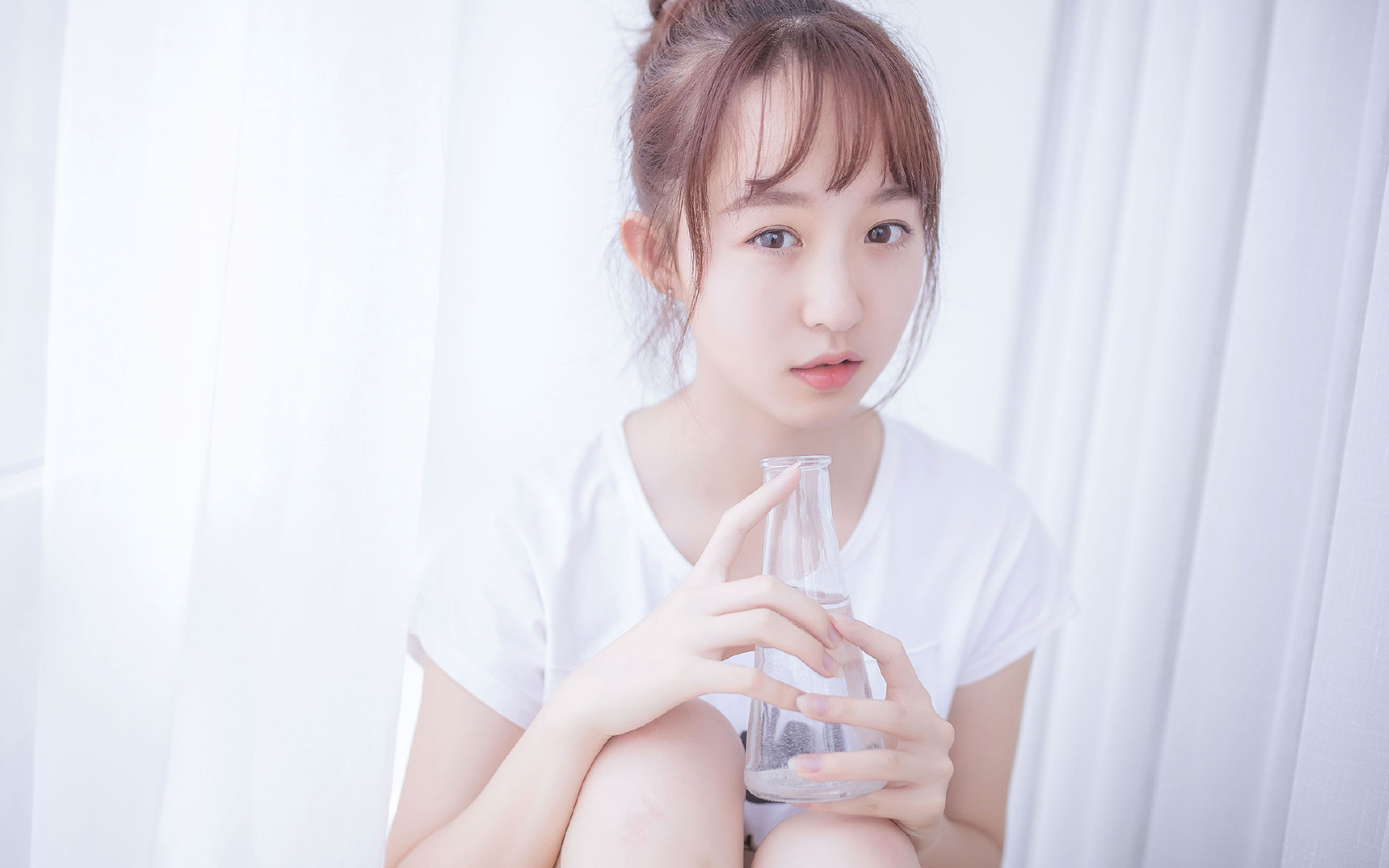 绿茵烽火燃情夜，乌拉圭完胜哥伦比亚，B费领航关键积分战